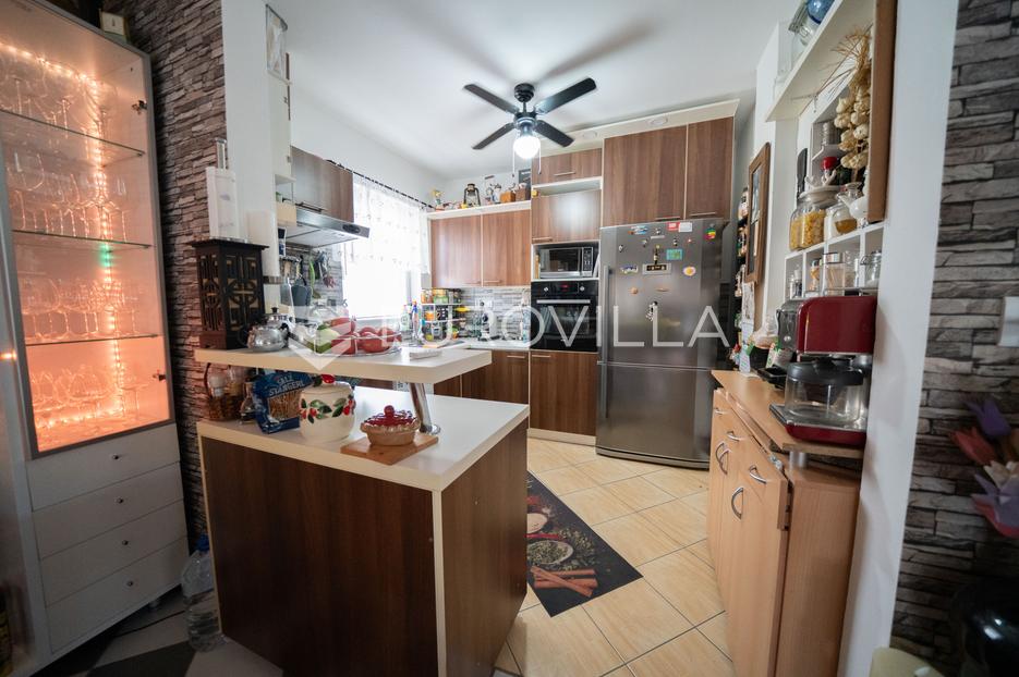 House For sale -  Vir