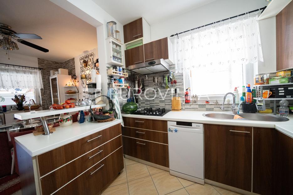 House For sale -  Vir