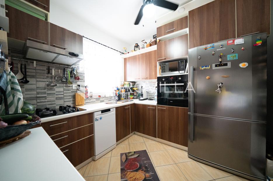 House For sale -  Vir