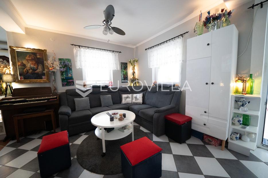 House For sale -  Vir