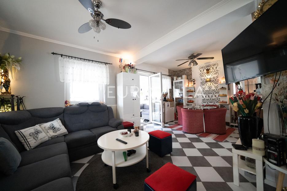 House For sale -  Vir
