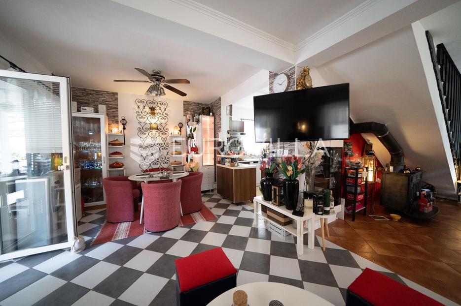House For sale -  Vir