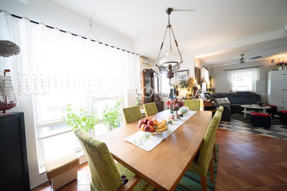 House For sale -  Vir