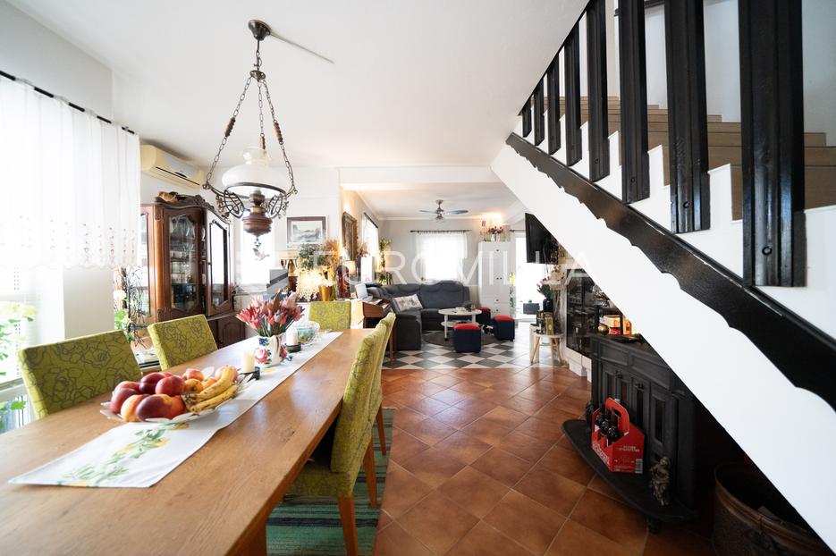 House For sale -  Vir