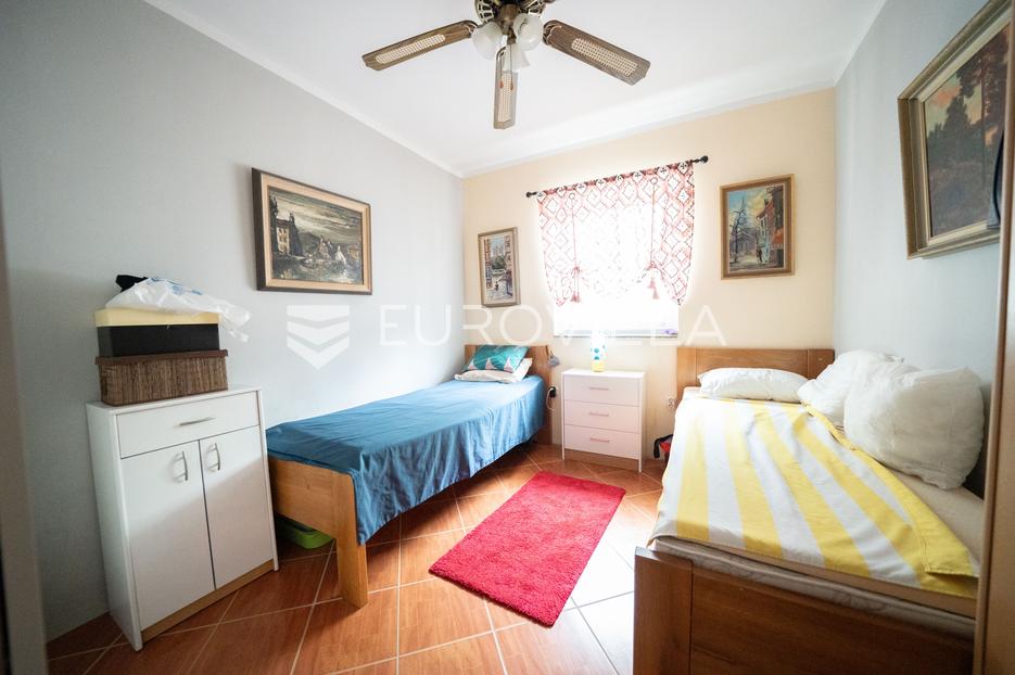 House For sale -  Vir