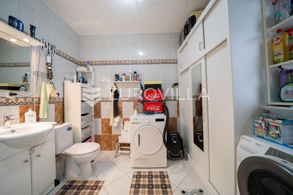 House For sale -  Vir