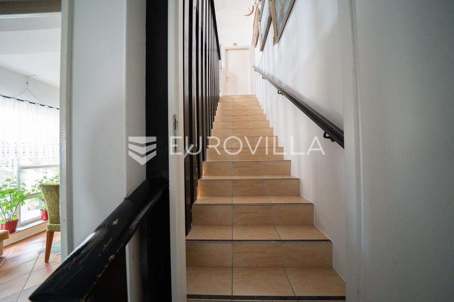 House For sale -  Vir