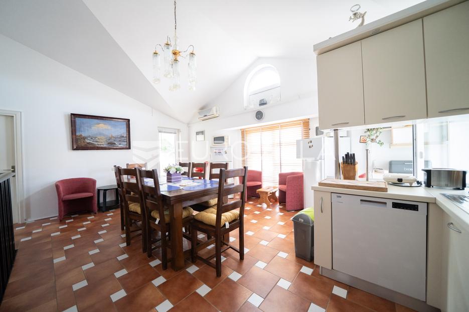 House For sale -  Vir