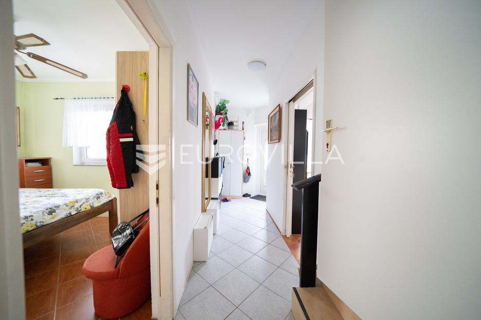 House For sale -  Vir