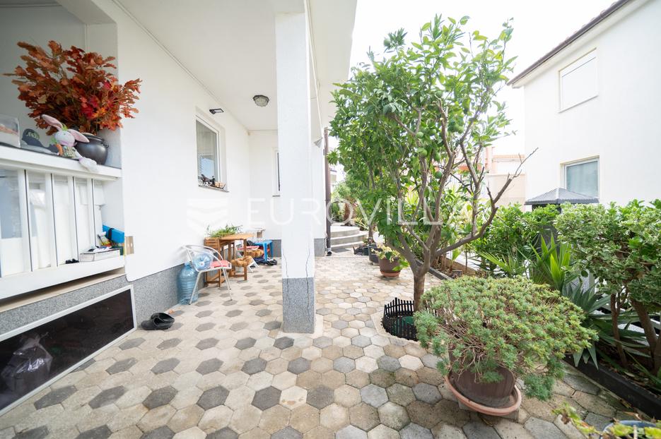 House For sale -  Vir