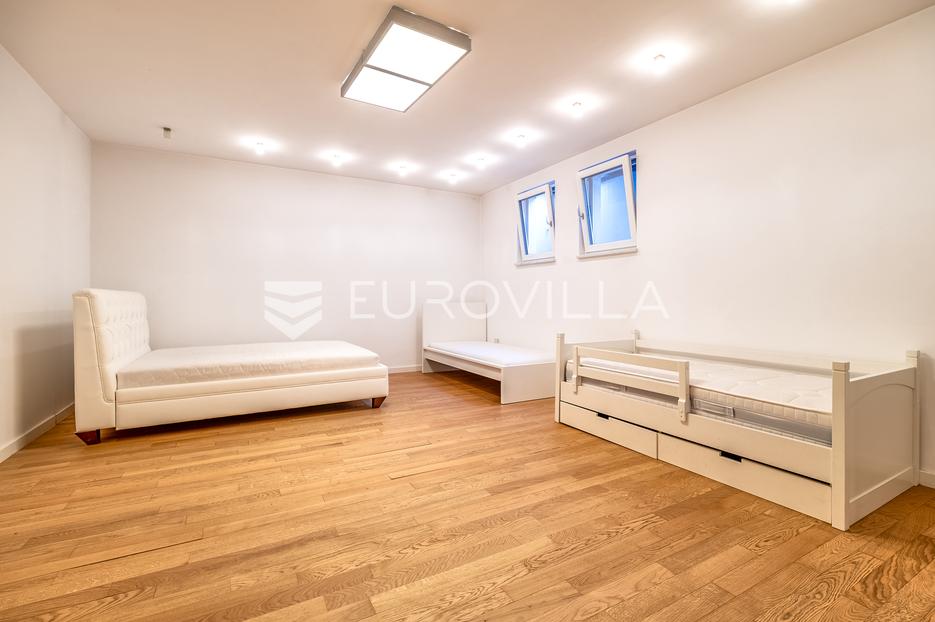 Casa In vendita -  Novi Zagreb - Zapad