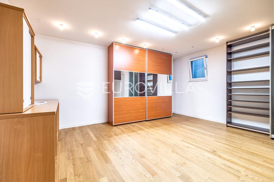 Casa In vendita -  Novi Zagreb - Zapad