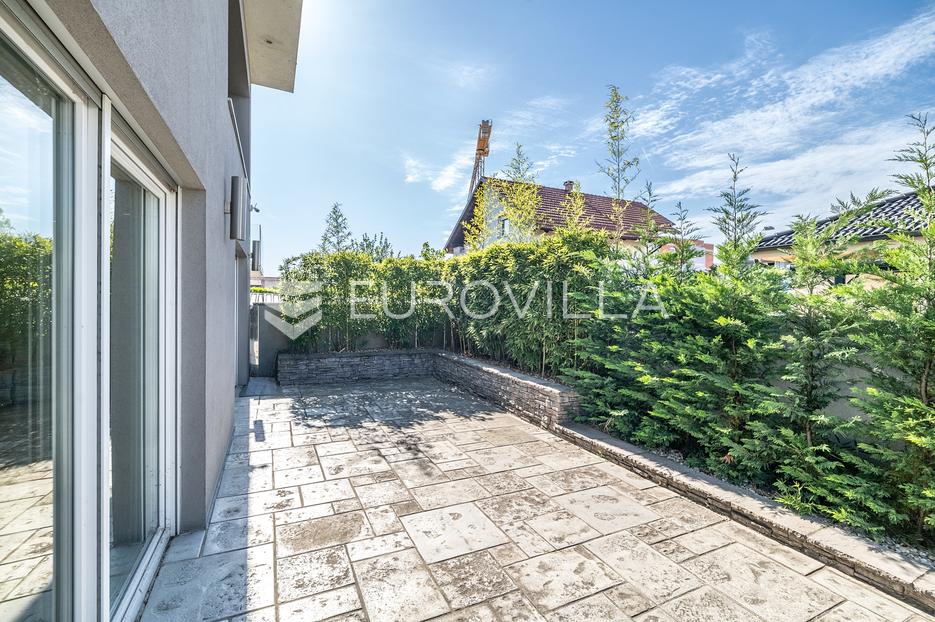 Casa In vendita -  Novi Zagreb - Zapad