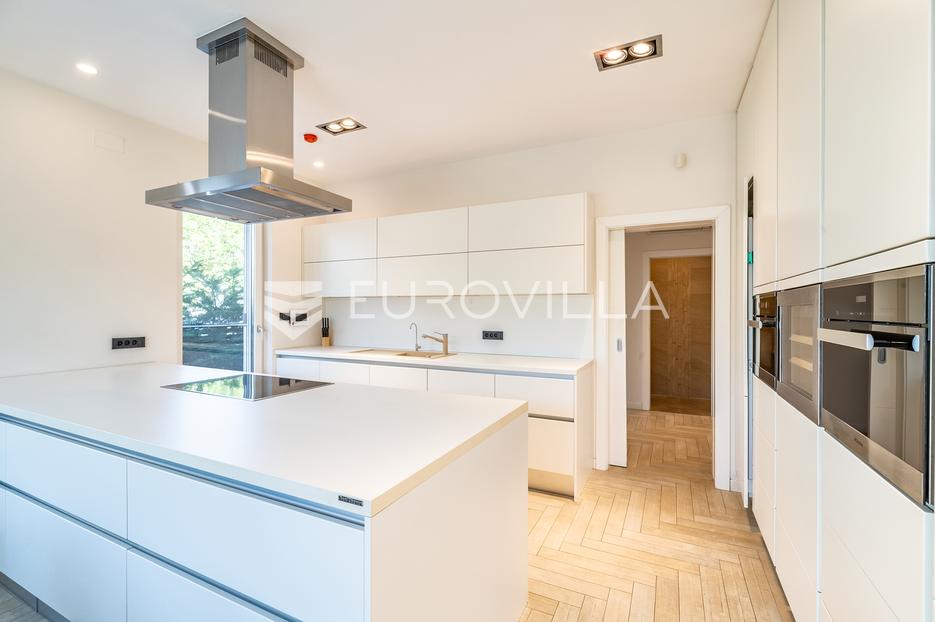 Casa In vendita -  Novi Zagreb - Zapad