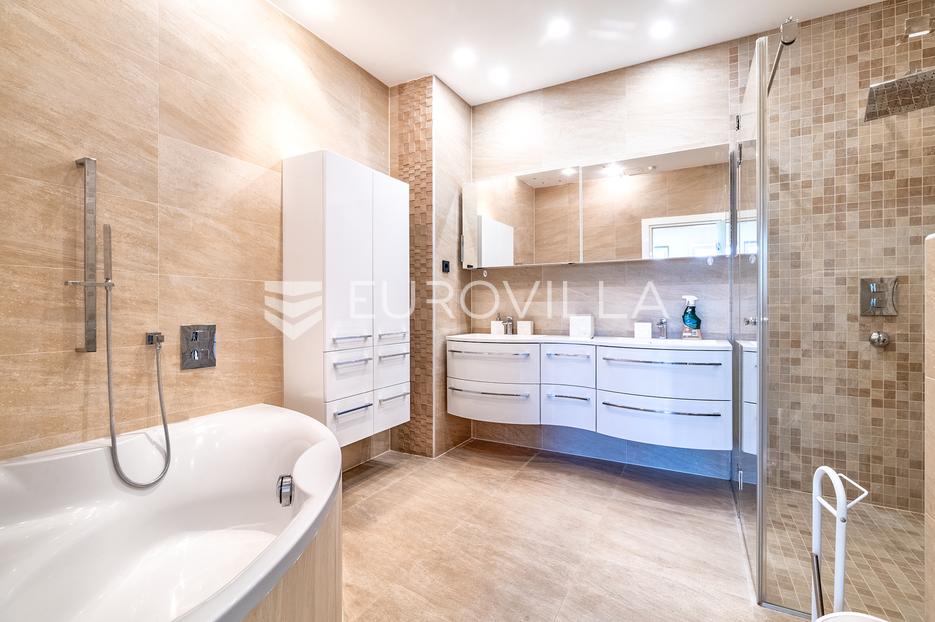 Casa In vendita -  Novi Zagreb - Zapad