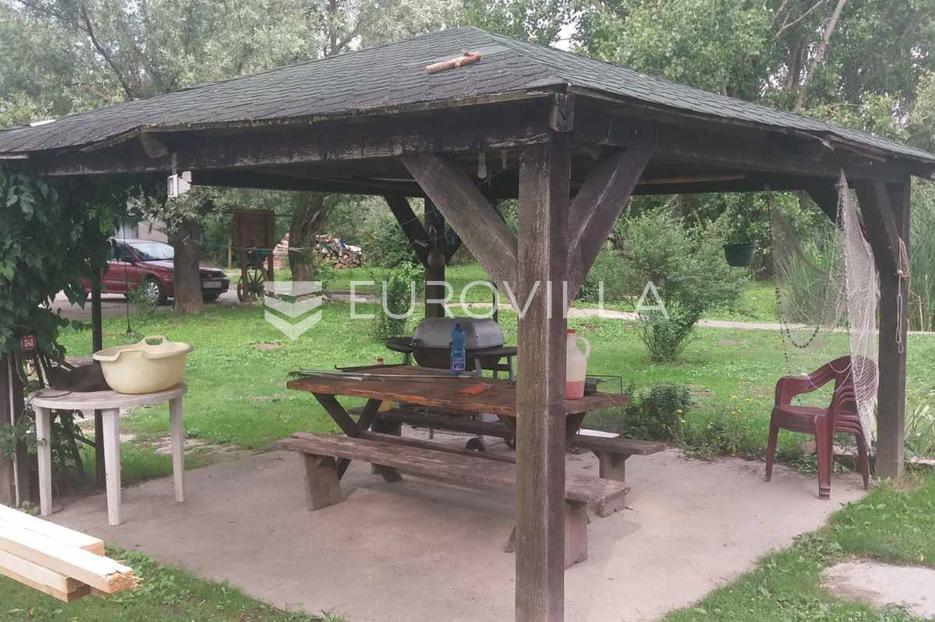 Terreno In vendita -  Valpovo