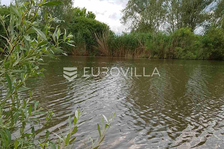 Terreno In vendita -  Valpovo