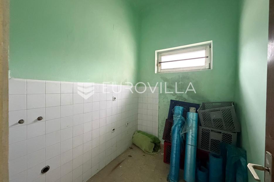 Locaux commerciaux À vendre - Osječko-baranjska Viškovci