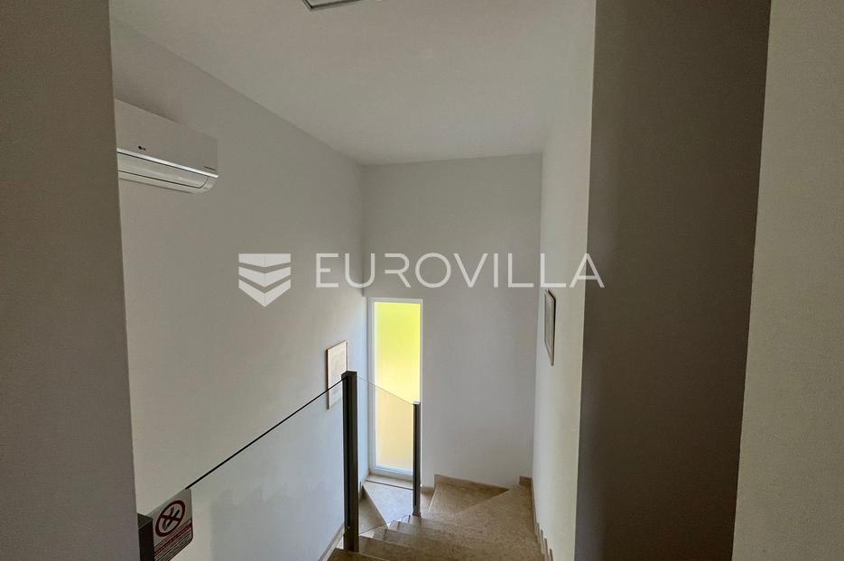 Haus Zu verkaufen - Istarska Umag