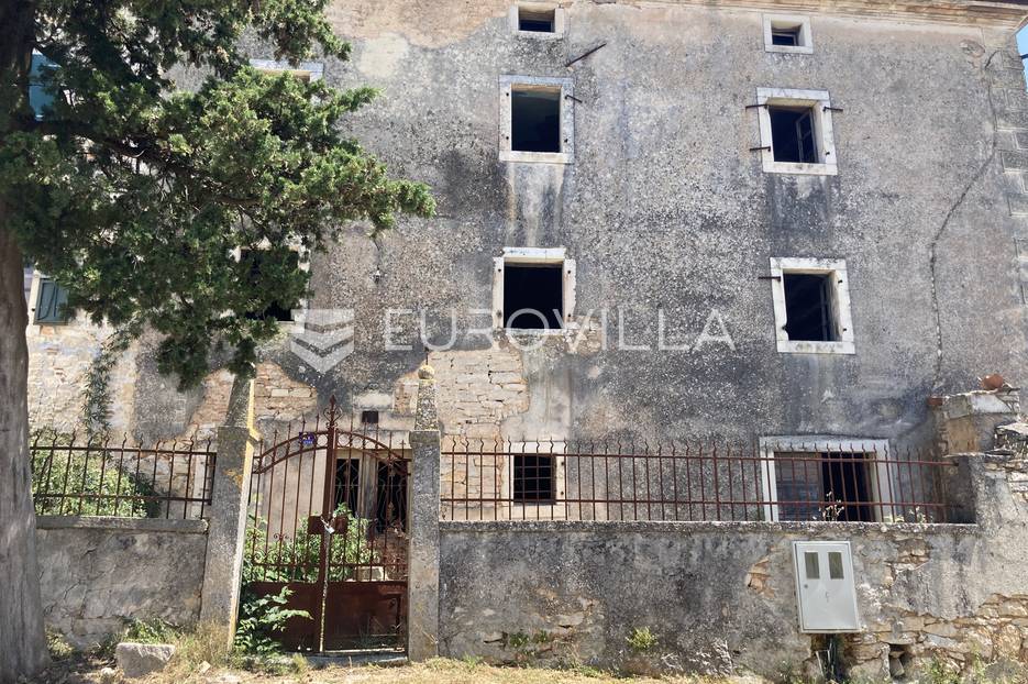 Maison À vendre -  Barban