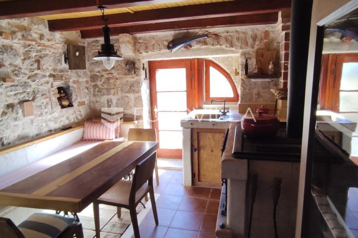 Hiša na predaj 54 m² – Gdinj