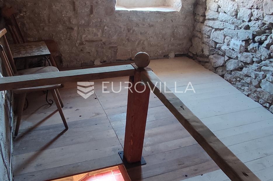 Kuća Na prodaju -  Jelsa