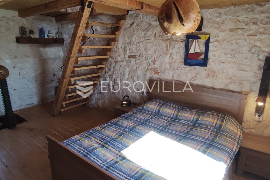 Kuća Na prodaju -  Jelsa