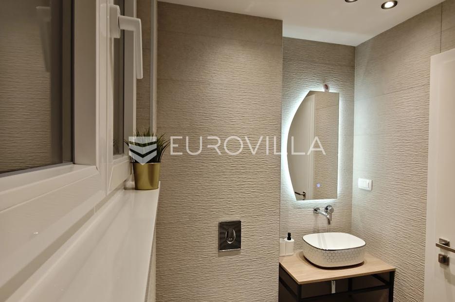 Appartamento In vendita -  Trogir