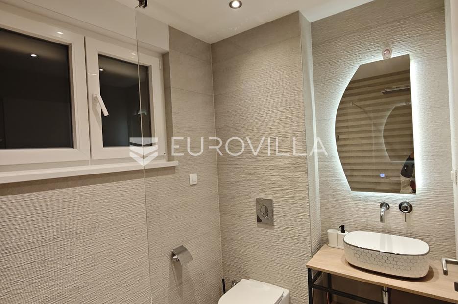 Appartamento In vendita -  Trogir