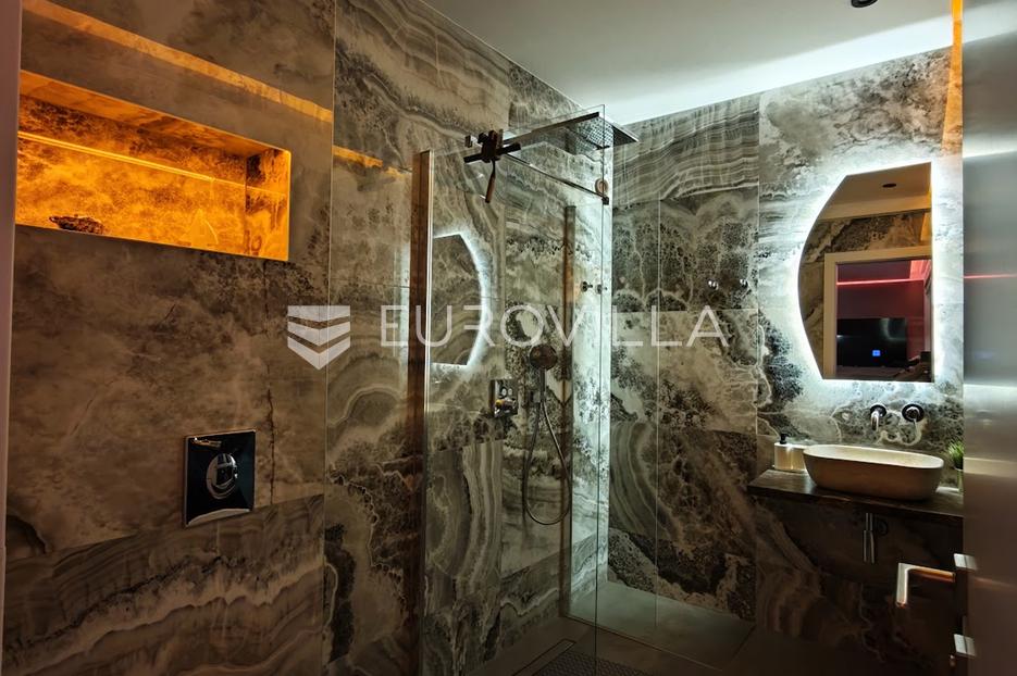 Appartamento In vendita -  Trogir