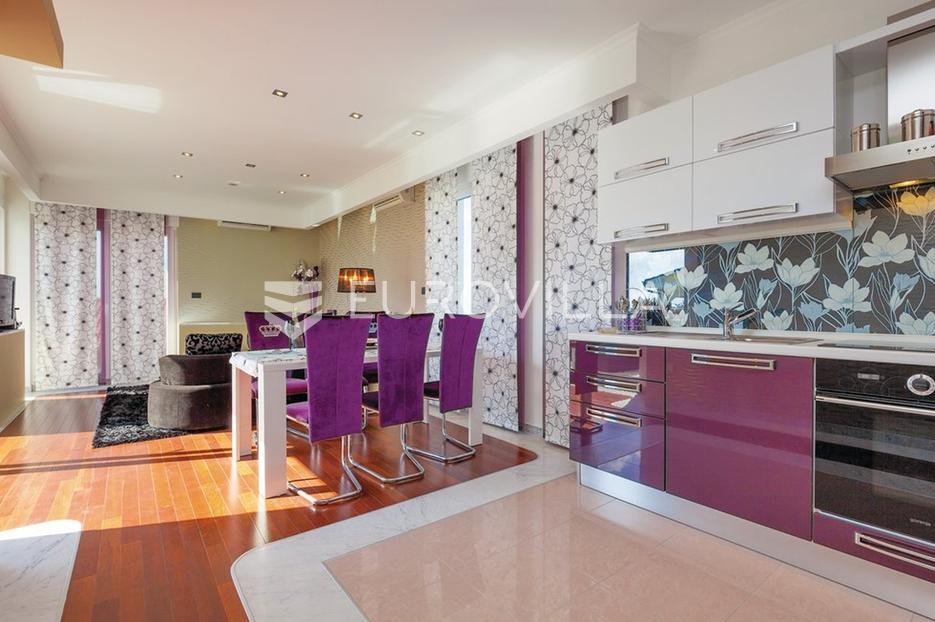 House For sale - Primorsko-goranska Crikvenica