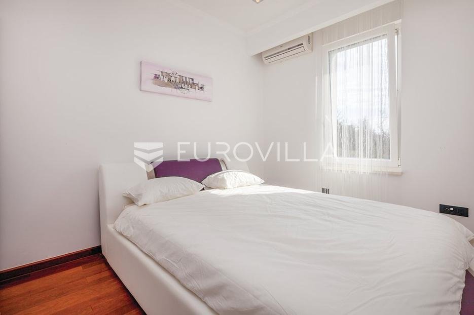 House For sale - Primorsko-goranska Crikvenica