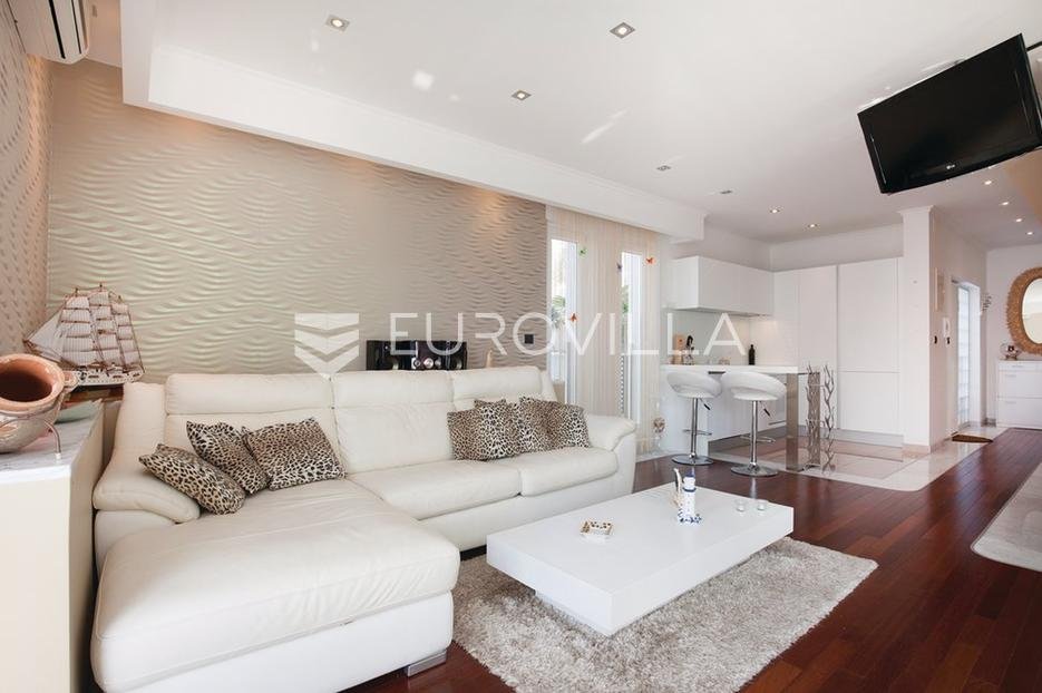 House For sale - Primorsko-goranska Crikvenica