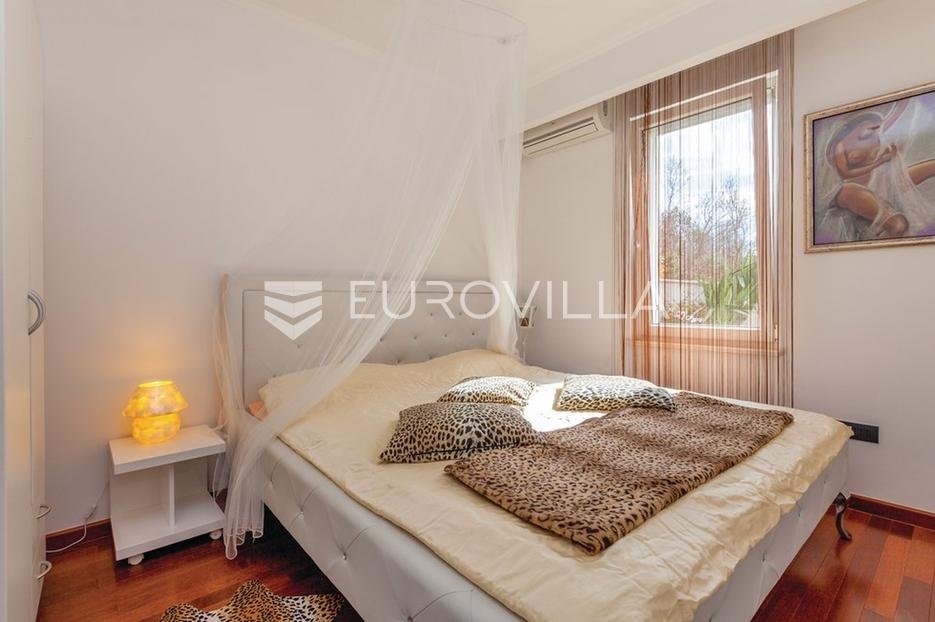 House For sale - Primorsko-goranska Crikvenica
