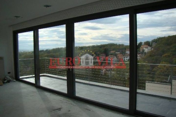 Maison À vendre - Grad Zagreb Gornji Grad - Medveščak - foto 2/2