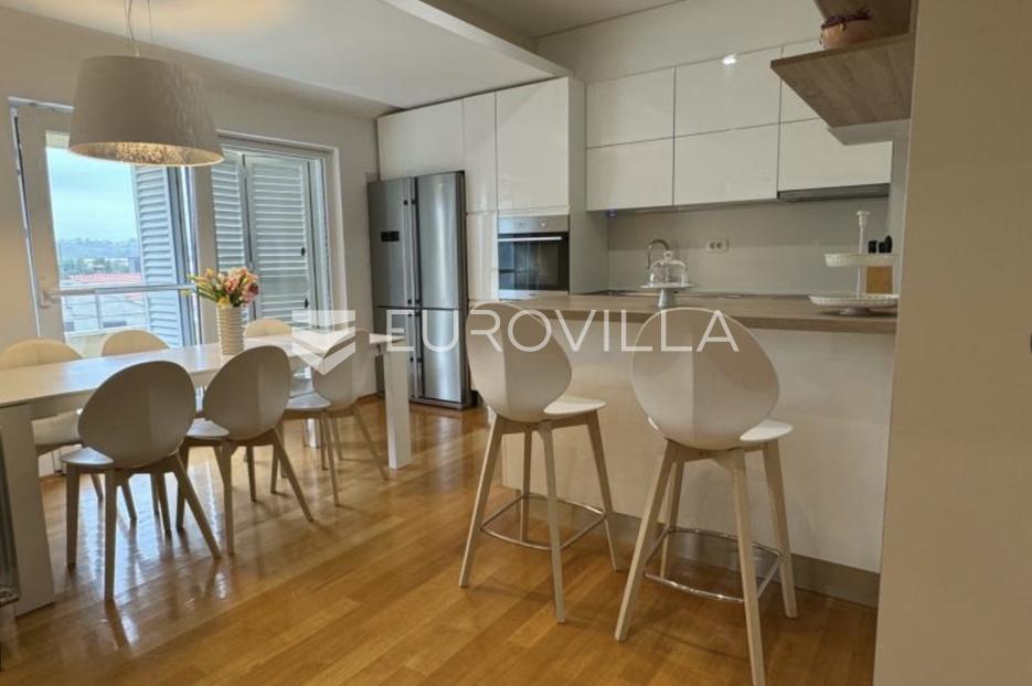 Apartmán Na predaj -  Split - Okolica