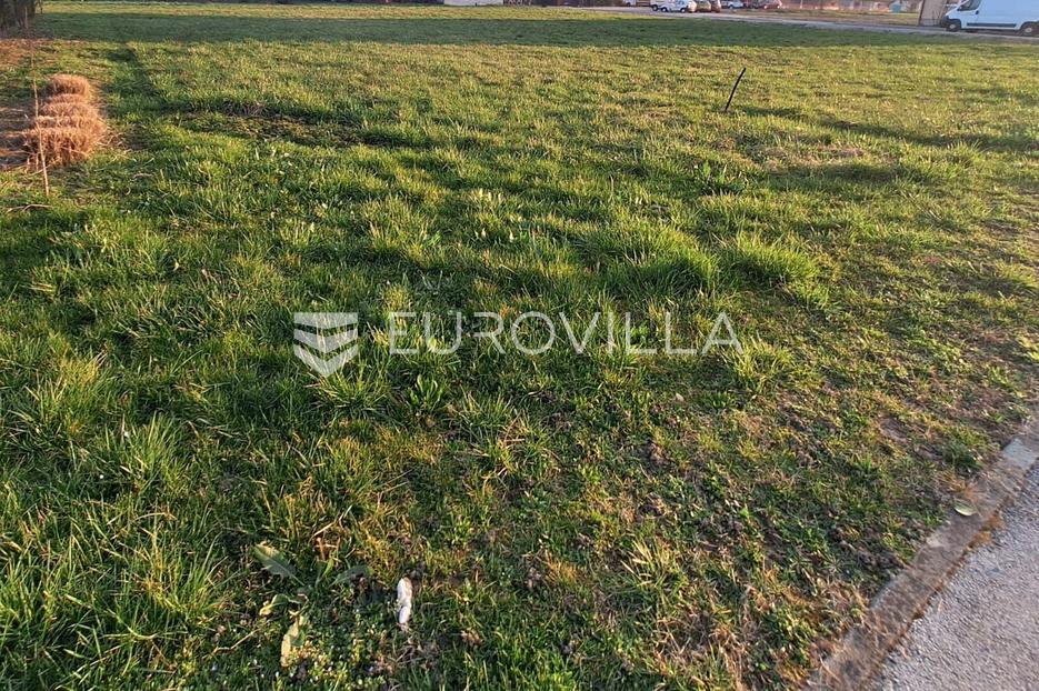 Grundstück Zu verkaufen -  Karlovac