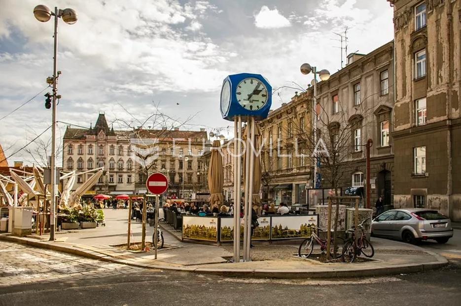 Commerciale In vendita Donji grad