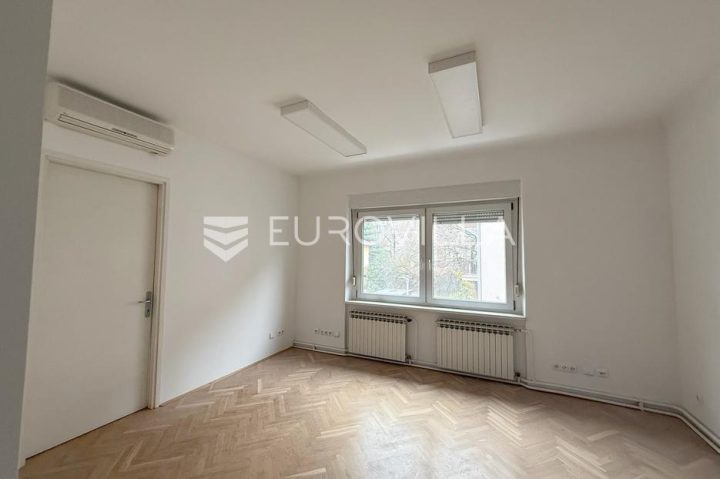 Poslovni prostor na prodaju 97 m² – Donji Grad