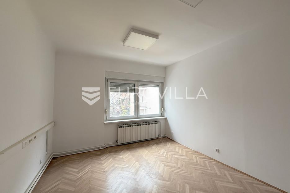 Poslovni prostor Na prodaju -  Donji Grad