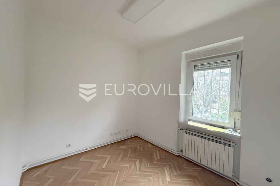 Poslovni prostor Na prodaju -  Donji Grad