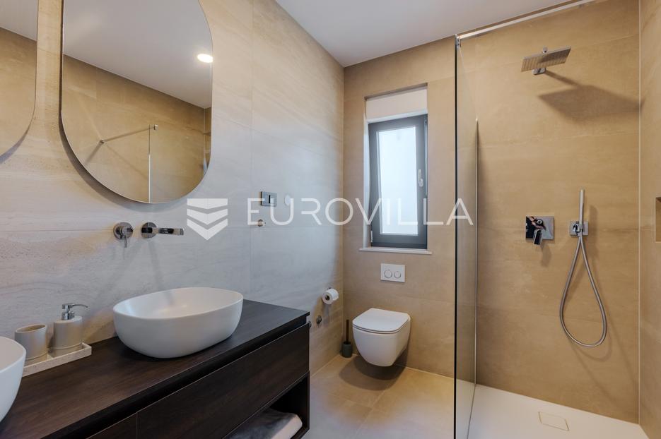 Casa In vendita -  Kaštelir-Labinci