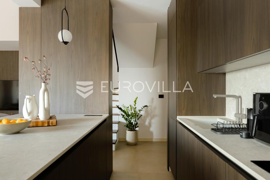 Casa In vendita -  Kaštelir-Labinci