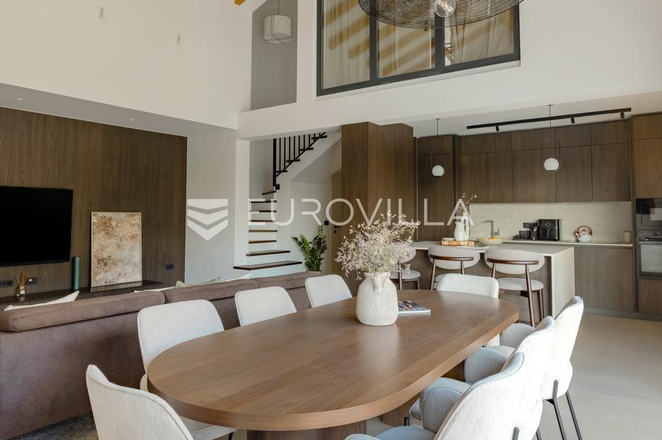 Casa In vendita -  Kaštelir-Labinci