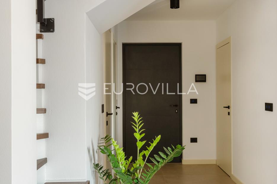 Casa In vendita -  Kaštelir-Labinci