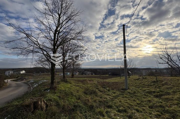 Działka na sprzedaż 4354 m² – Lopatinec