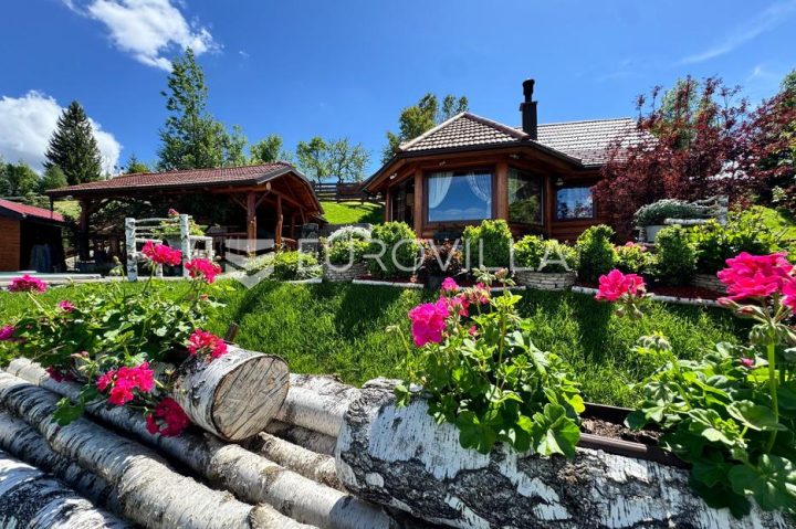 Casa in vendita 200 m² – Kupjak