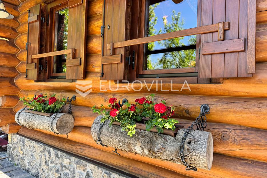 Casa In vendita - Primorsko-goranska Ravna Gora