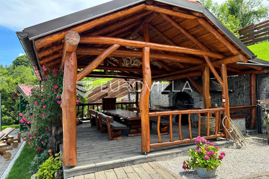 Casa In vendita - Primorsko-goranska Ravna Gora