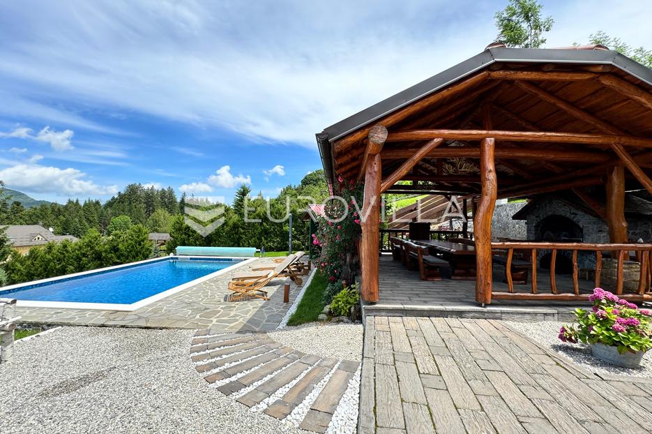 Casa In vendita - Primorsko-goranska Ravna Gora
